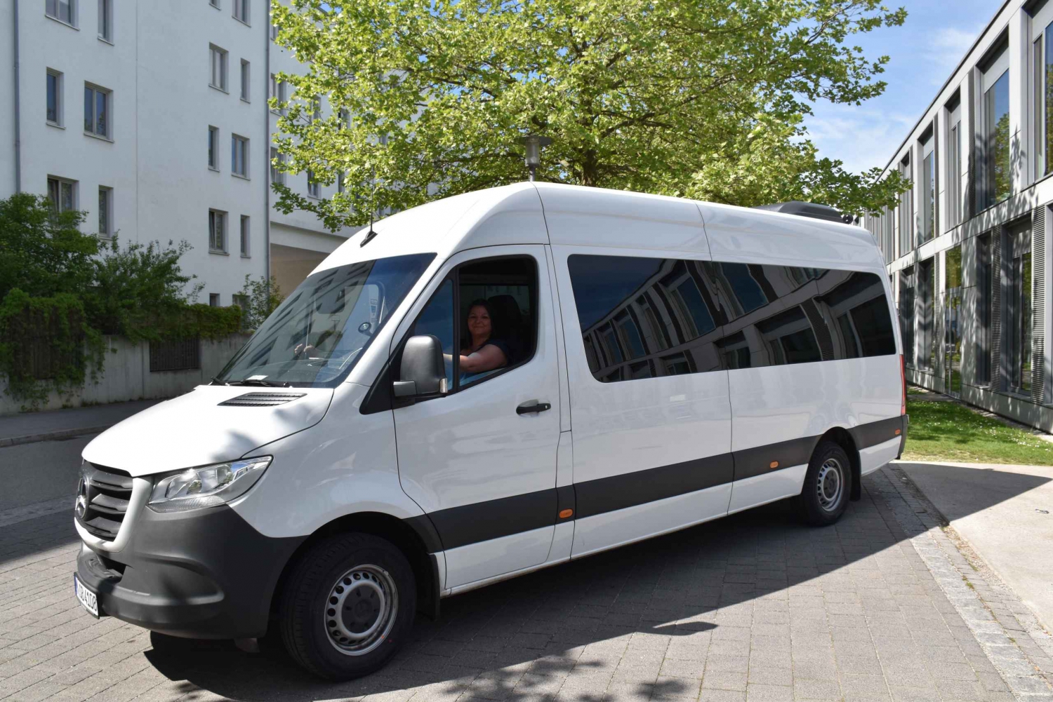 Munich: XXL Airport Transfer for Groups and bulky luggage