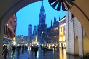 ミュンヘン発ノイシュヴァンシュタインとミュンヘン・クリスマス・マーケット・ツアー