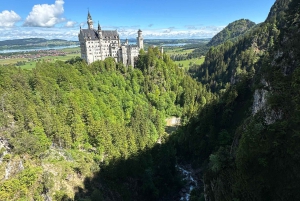Tour privato del Castello di Neuschwanstein e Linderhof da Monaco di Baviera