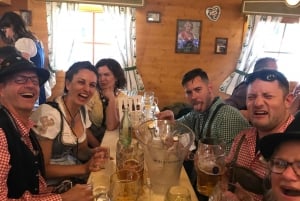 Visita à Oktoberfest e reserva de mesa numa grande tenda