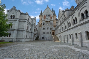 Prise en charge à Munich : randonnée à Neuschwanstein loin de la foule