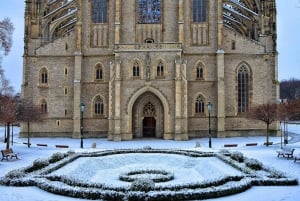 Prague: Private Transfer to Munich with Sightseeing + ticket