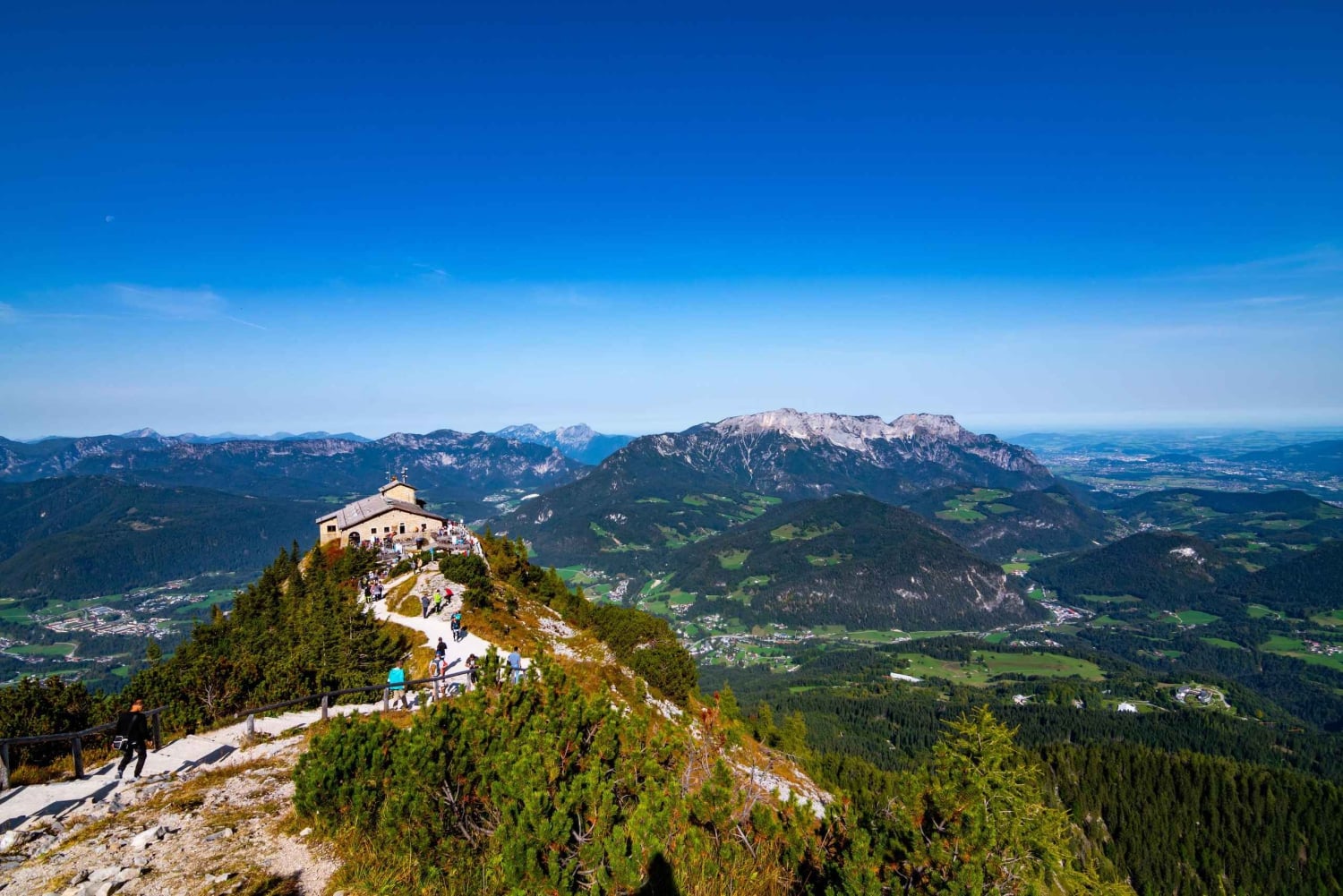 Private day trip from Munich to Eagle's Nest & Hallstatt