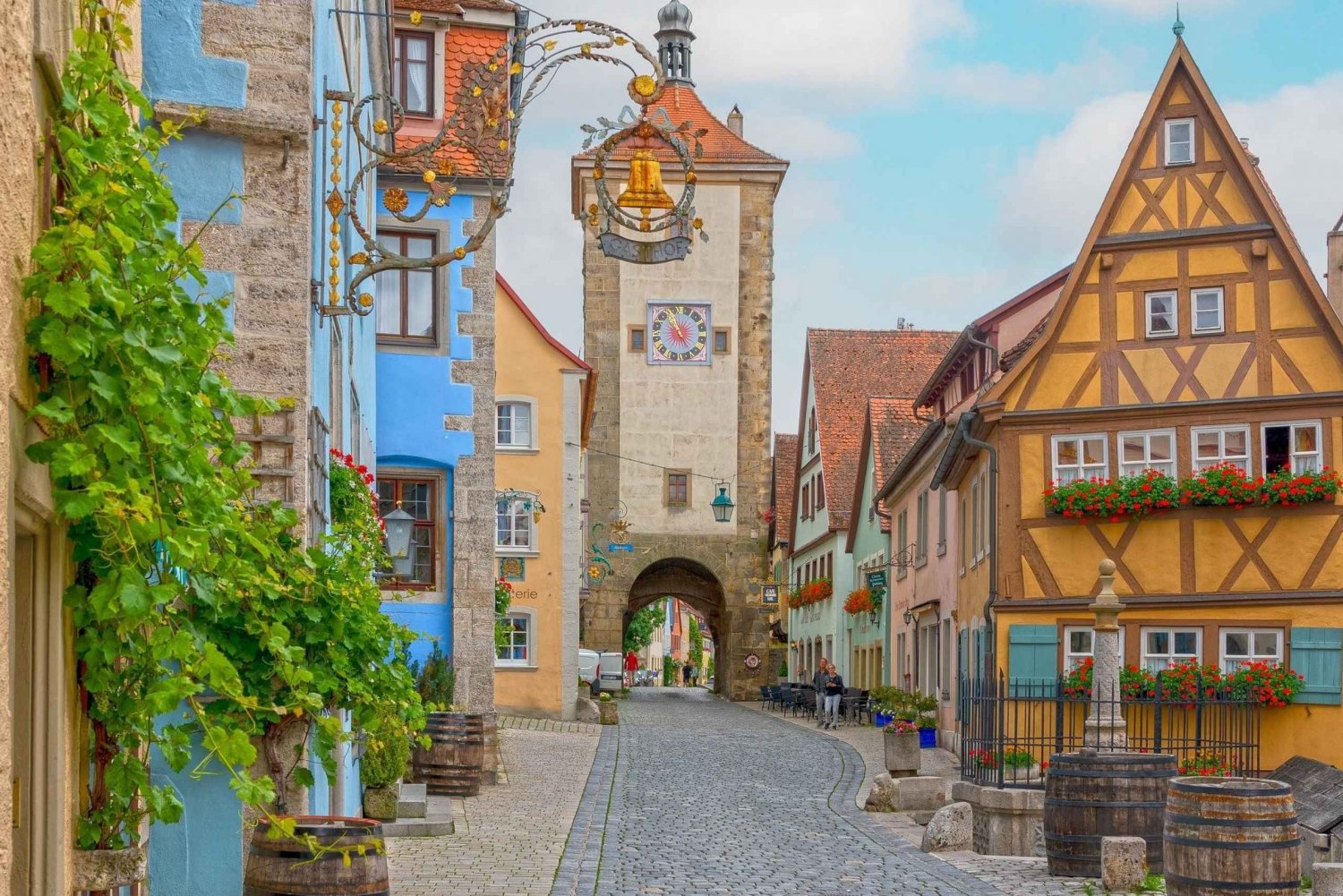 Yksityinen kuljettaja Münchenistä Rothenburg & Harburgiin ja takaisin.