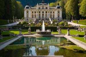 Private driver: Munich to Neuschwanstein Castle with tickets