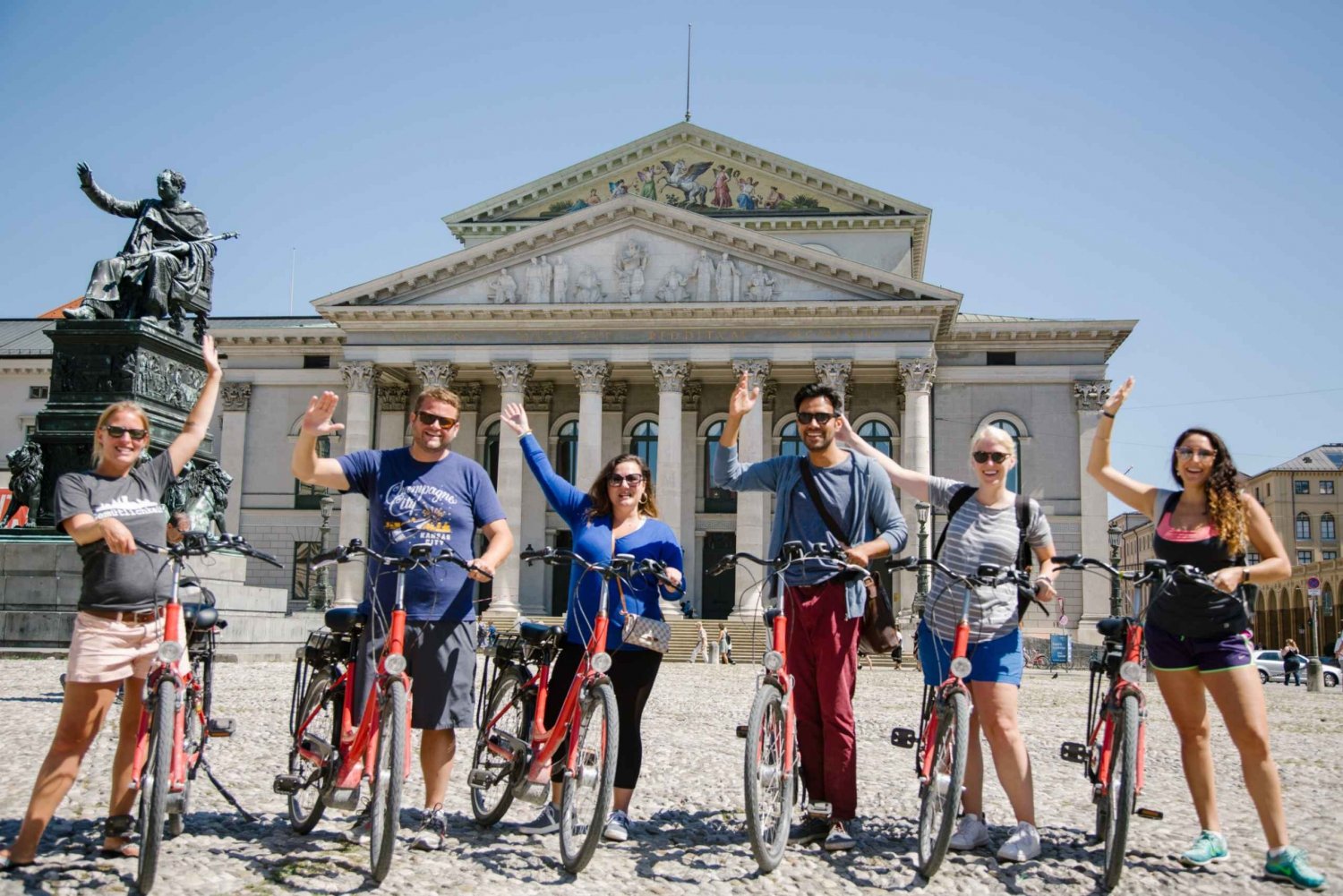 Privat sykkeltur i München med lunsjpause i ølhagen