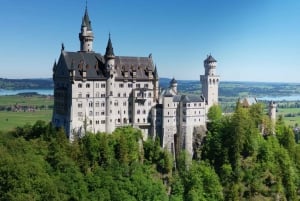 Visite privée du château de Neuschwanstein en Mercedes Van au départ de MUC