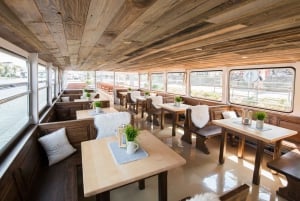 レーゲンスブルク:街のハイライト 歴史的なボート ツアー