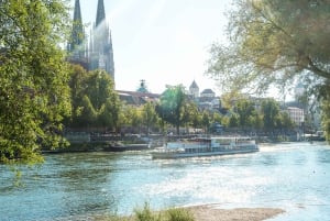 Regensburg: City Highlights Historical Boat Tour