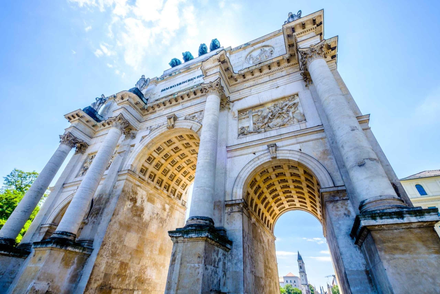 Salzburg: Day Trip to Munich Private Guided Tour