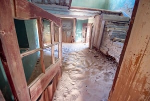 3 Days Namibia's Kolmanskop Ghost Town - Guided Tour