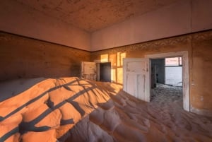 3 Days Namibia's Kolmanskop Ghost Town - Guided Tour