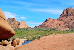 Spitzkoppe & Desert Magic: Arches, Art & Sunset Views