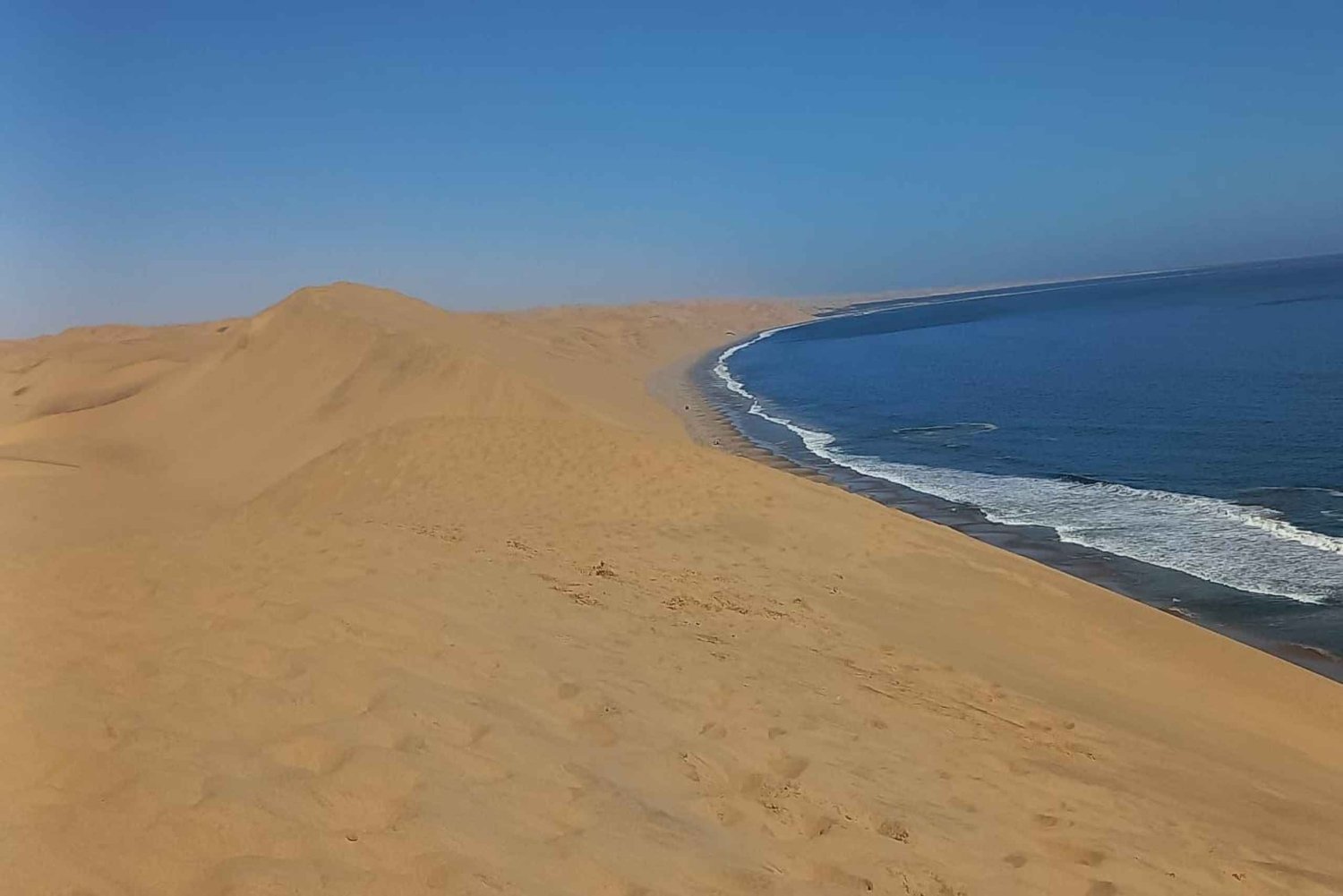 Walvis Bay: Pelican Point Guided Hike with Picnic
