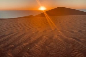 Walvis Bay: Sandwich Harbour Sunset Photography Tour