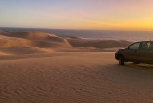 Walvis Bay: Sandwich Harbour Sunset Photography Tour