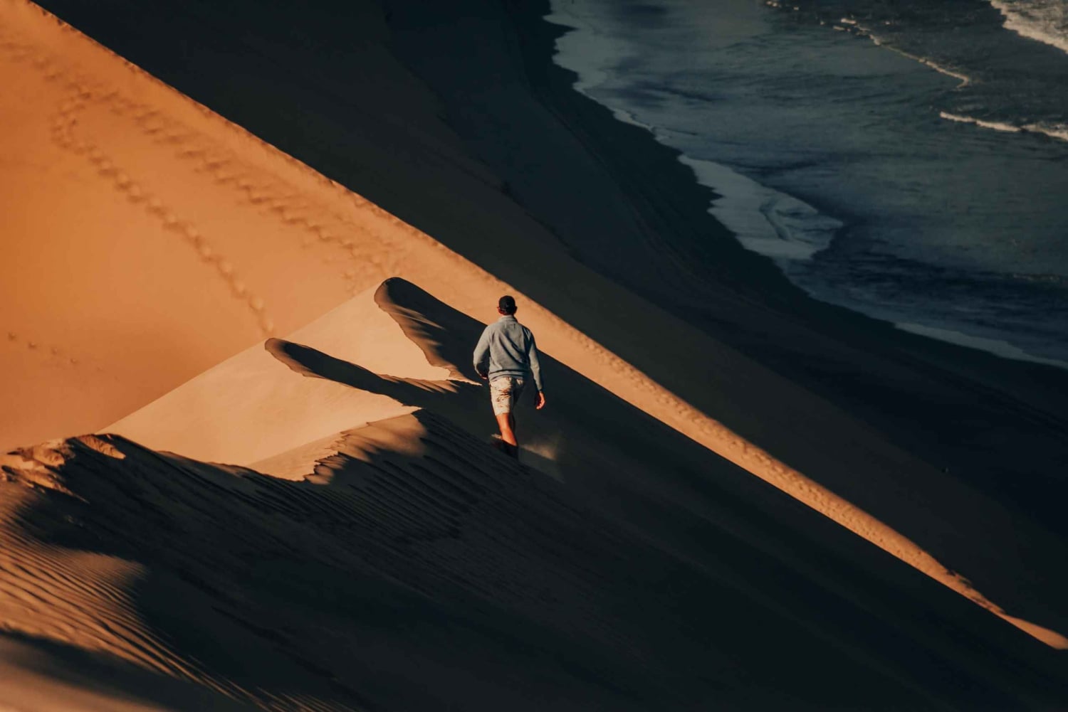 WalvisBay: Full-Day Tour to Sandwich Harbour and Spitzkoppe