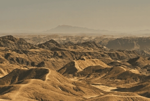 WalvisBay: Full-Day Tour to Sandwich Harbour and Spitzkoppe