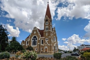 Windhoek: Etosha National Park and Swakopmund Tour