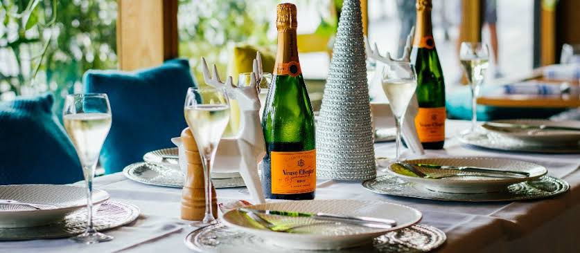 Bubbly & Brunch Ladies Event