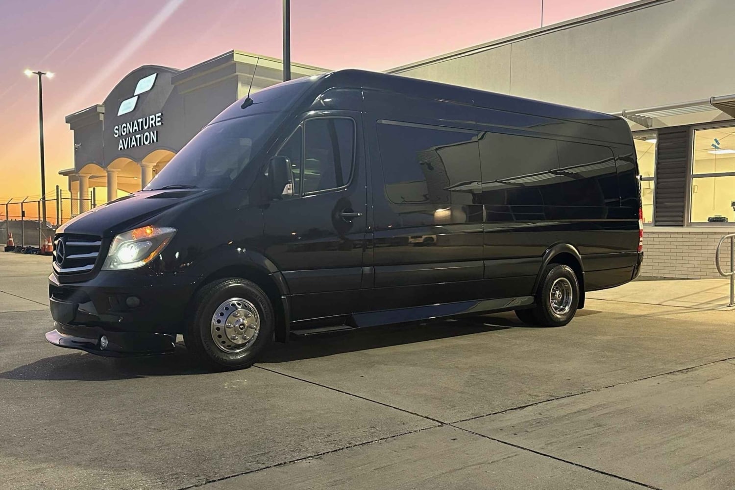 New Orleans Limo: Airport Transfer, Corporate Transport