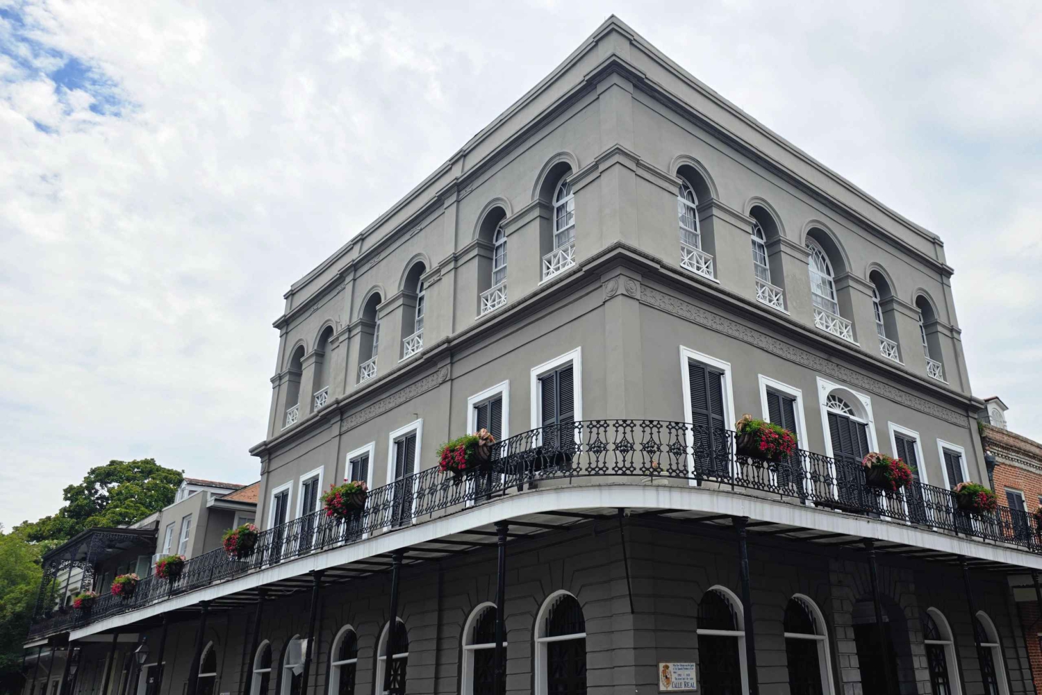 Daywalkers: New Orleans Daytime Supernatural History Tour