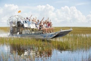 Depuis la Nouvelle-Orléans : Whitney Plantation et Airboat Tour Combo