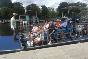 Depuis la Nouvelle-Orléans : Whitney Plantation et Airboat Tour Combo