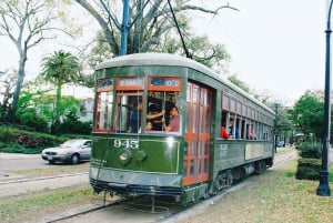 New Orleans: Garden District and Lafayette Cemetery Tour