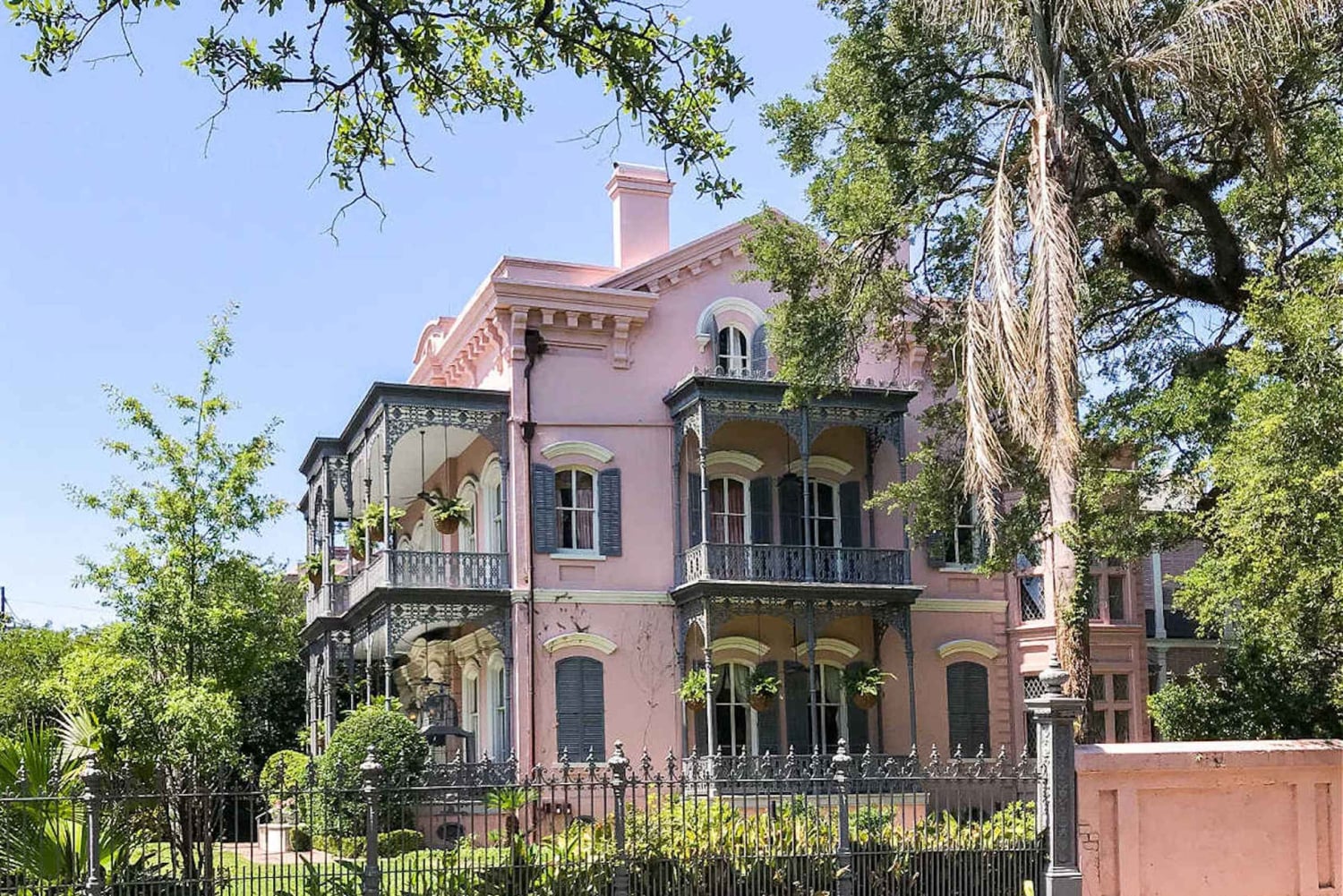 Garden District Walking Tour