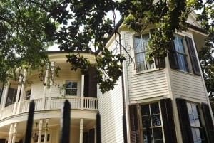 Sladder og storhed: En spadseretur gennem NOLAs havedistrikt