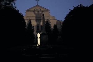 Haunted French Quarter Ghost Tour with Local Guide