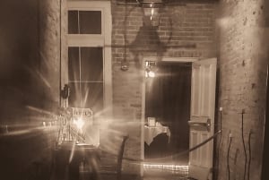 Haunted French Quarter Ghost Tour with Local Guide