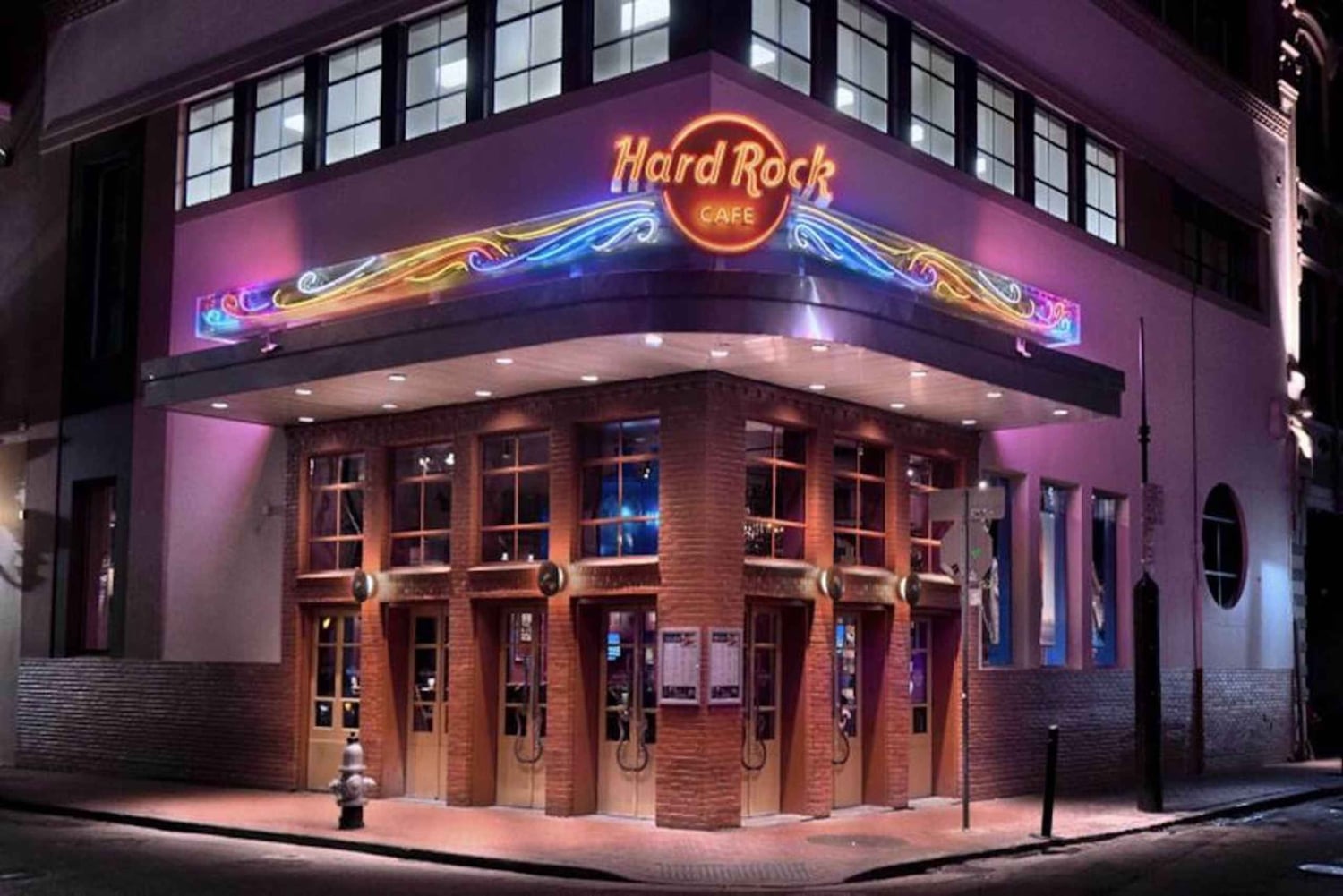 ニューオーリンズのハードロックカフェでの食事