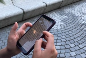 Älypuhelimella opastettu kävelykierros ranskalaisessa korttelissa