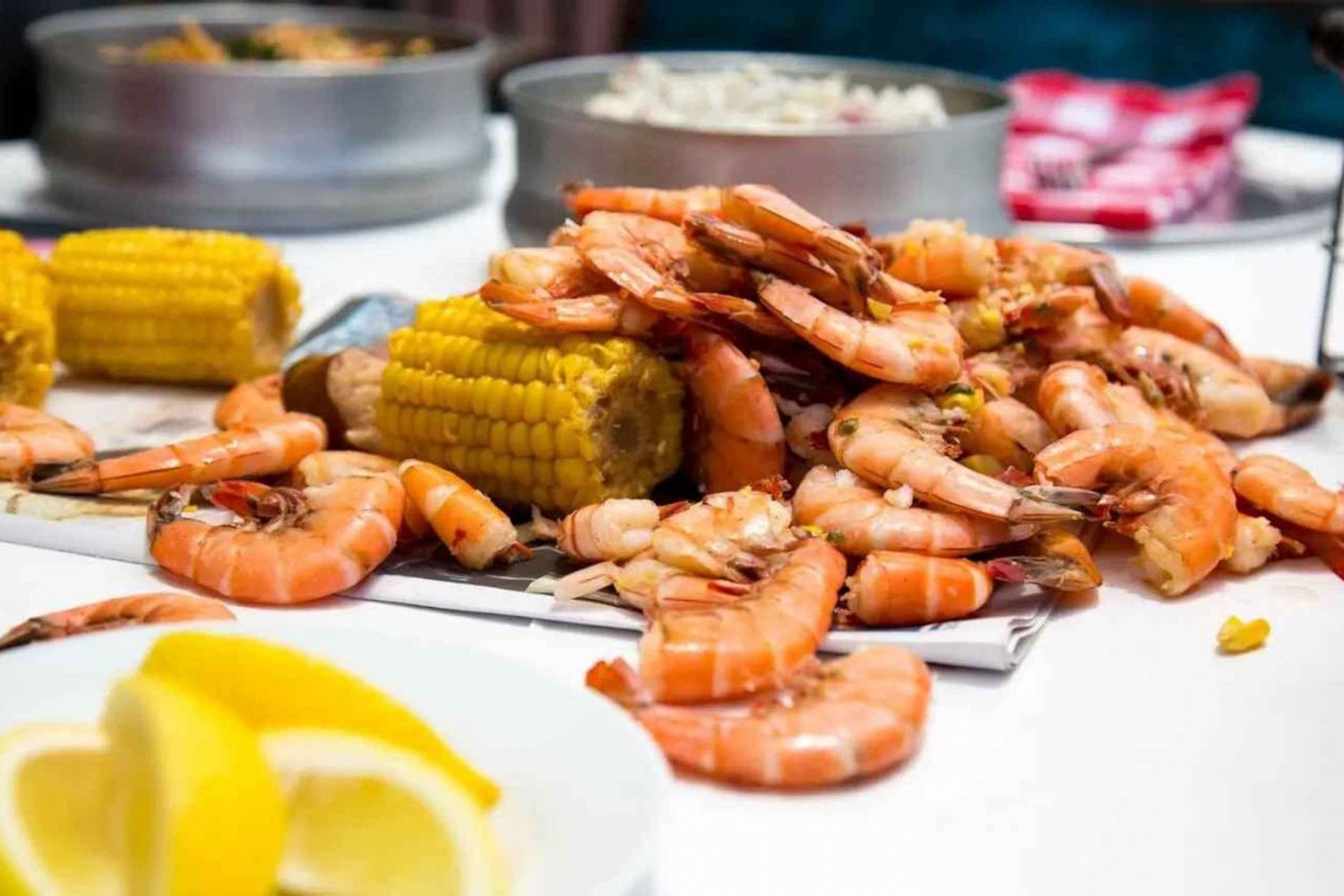 New Orleans: Authentic Cajun Shrimp Boil and Cabaret Show