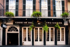 New Orleans: 'Court of Two Sistersin' jazzbrunssibuffet