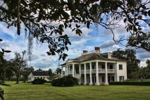 New Orleans: Destrehan Plantation, Houmas House & Lunch