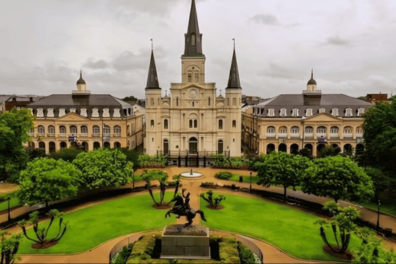 New Orleans : French Quarter Walking Tour With A Guide