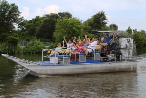 New Orleans: High Speed 16 Passenger Airboat Ride