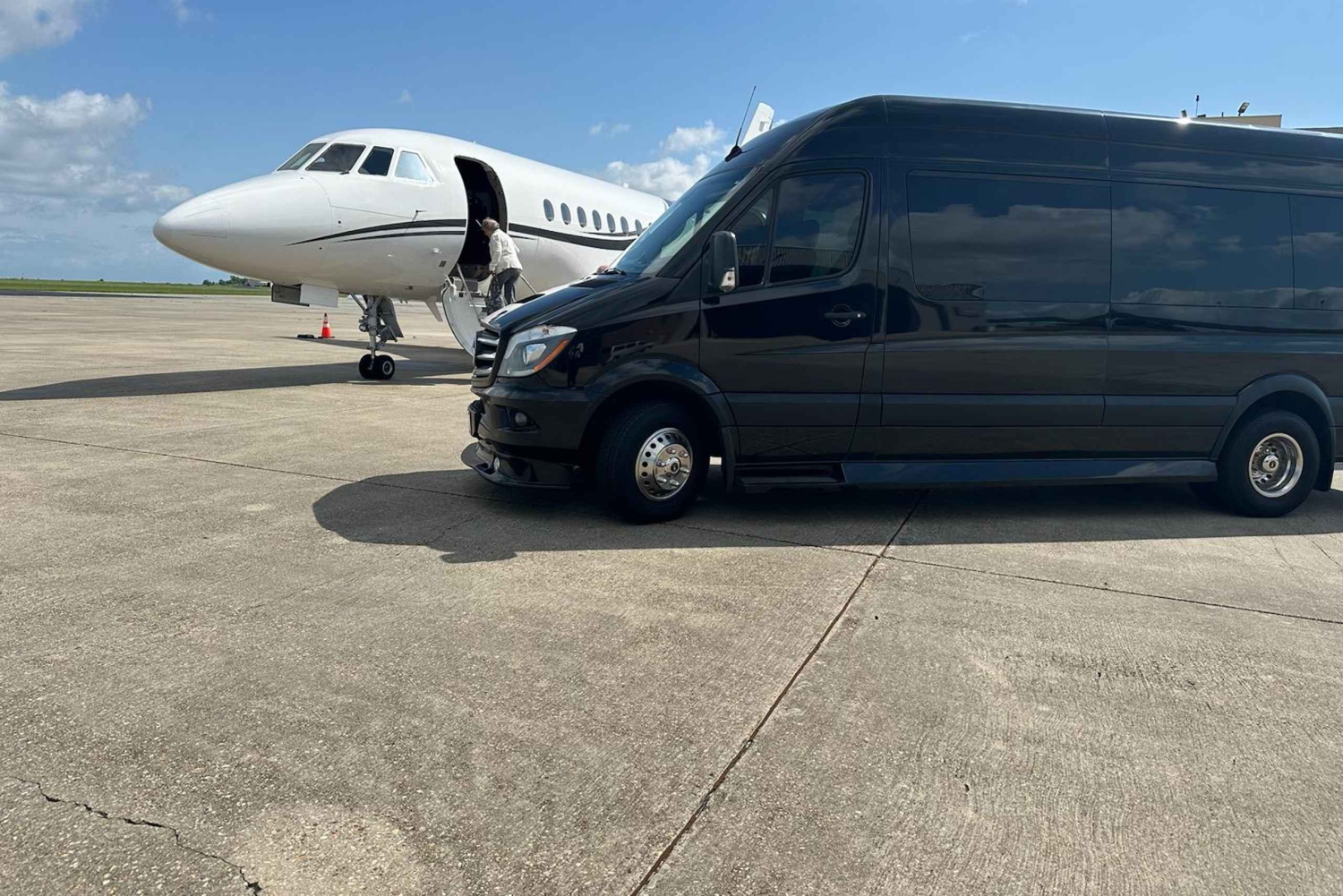 New Orleans Limo: Airport Transfer, Corporate Transport