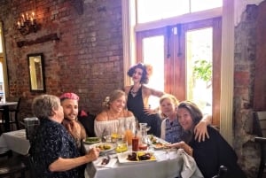 New Orleans: Local Food Tour with Creole and Cajun Tastings