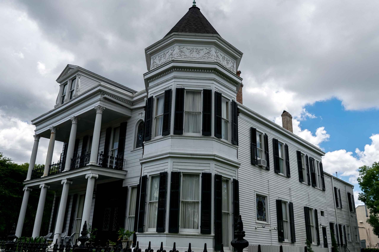 New Orleans: Secret Historical Garden District Audio Tour