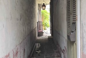 ニューオーリンズ：「フレンチクォーターの影」ウォーキングツアー