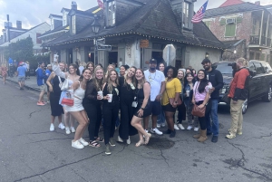 New Orleans: Spooky Ghost and Haunted Pub Crawl Tour: Spooky Ghost and Haunted Pub Crawl Tour