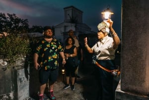New Orleans: Walking Tour Inside St. Louis Cemetery No. 1