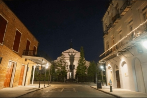 ニューオーリンズ：地元の魔女と巡る邪悪な歴史ウォーキング ツアー