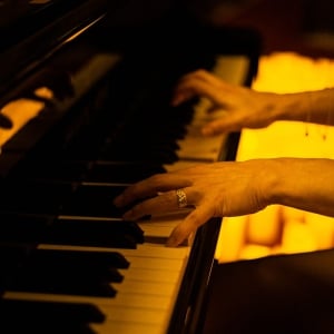 Candlelight: Neo-Soul avec Nicole Chambers et SpokenbyT