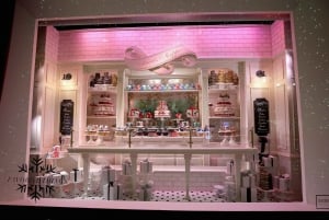 NYC: Holiday Window Display Tour by Vintage Car