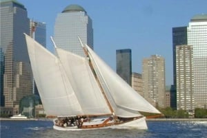 NYC: Frihedsgudindens dagssejlads på skonnerten Adirondack